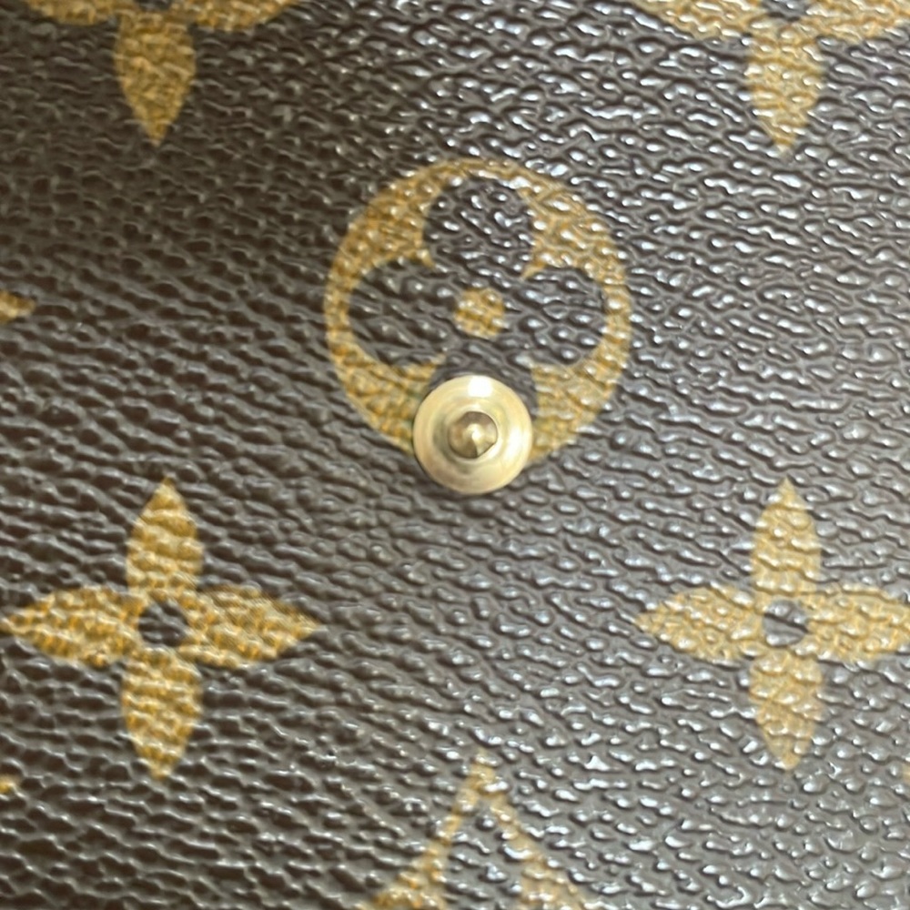 💯 Louis Vuitton VINTAGE monogram Sarah Portfolio bifold wallet! - Picture 12 of 15